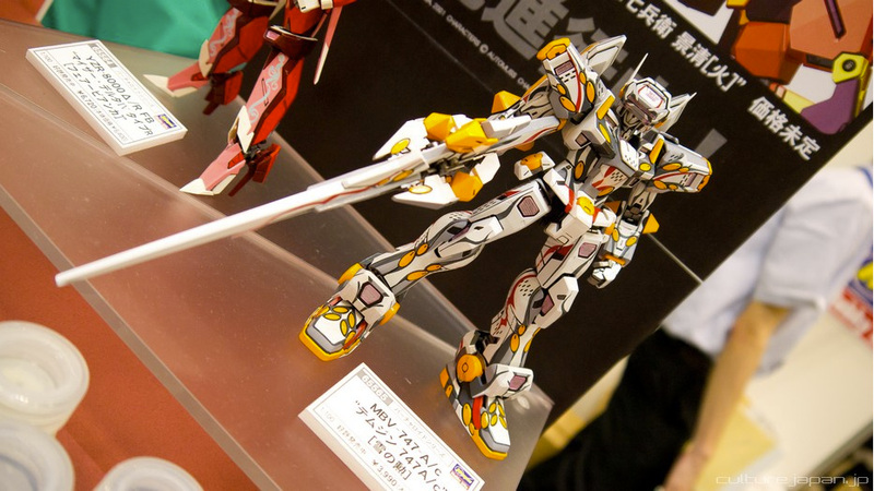 Illustration for article titled The World's Largest Gundam Box Is Pretty Damn Big
